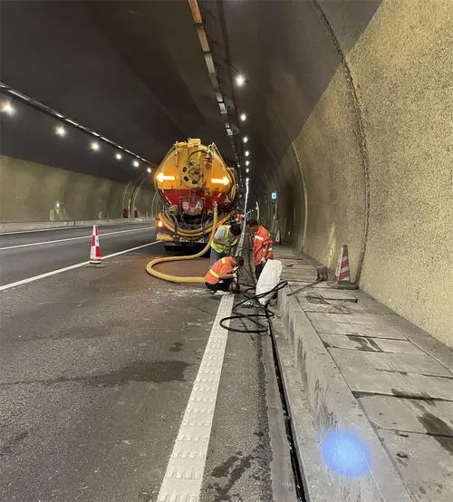 来安隧道排水渠清淤